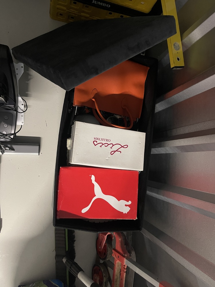 Nijmegen Storage Unit auction IB-8143 12