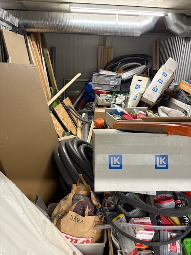 Handen Storage Facility auction IB-3073