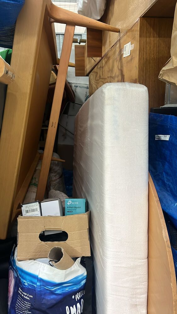 Alcantara Storage Unit auction IB-1616