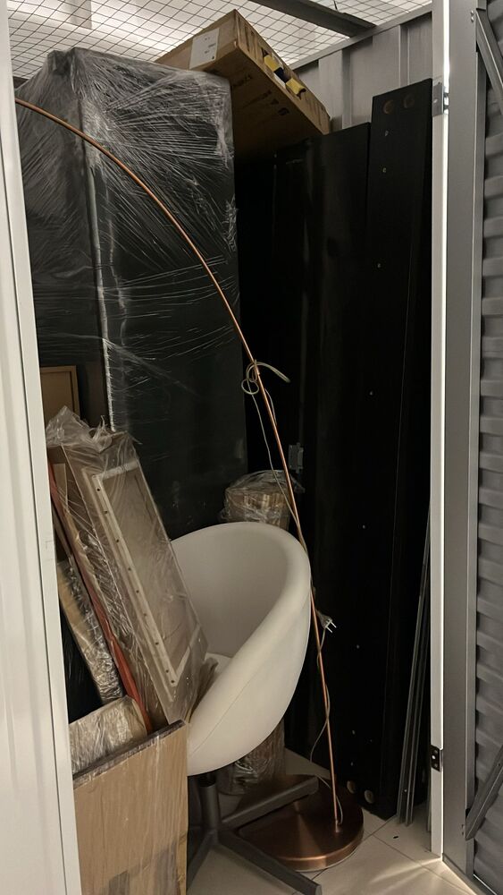 Alcantara Storage auction IB-7061