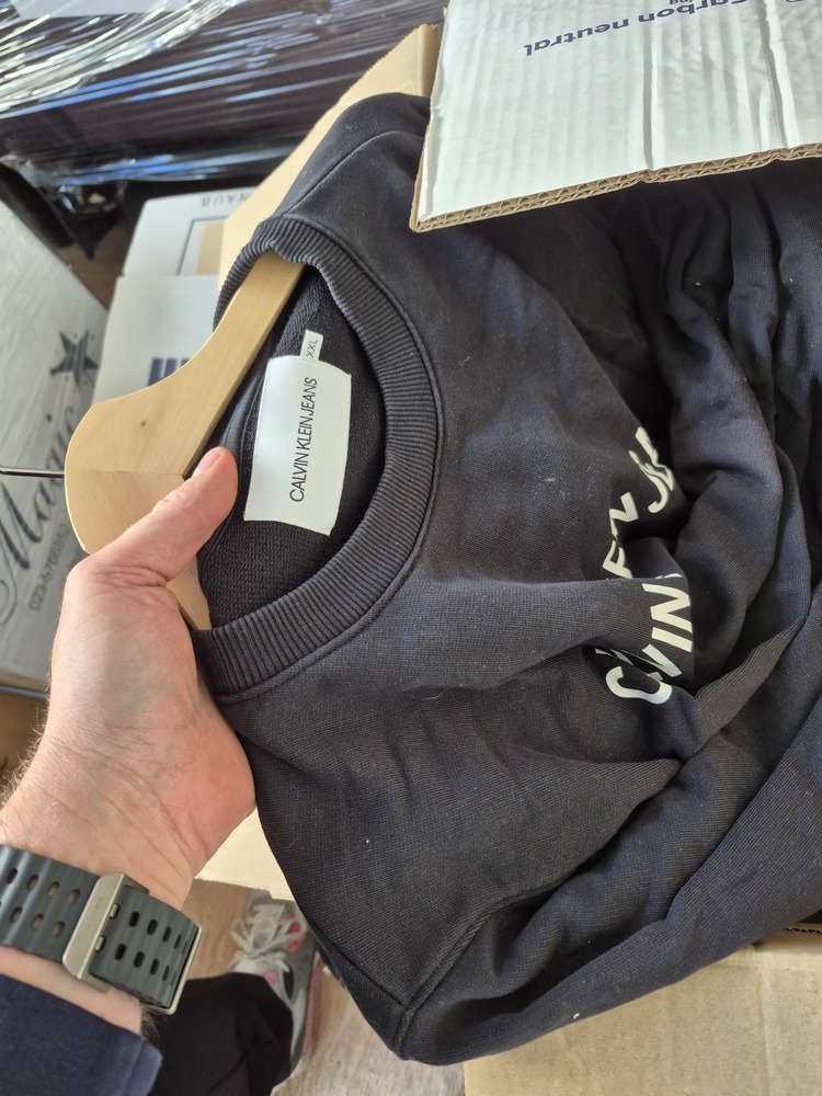 Magic Movers Self storage auction IB-1930