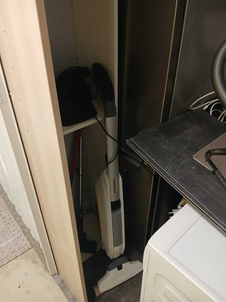 Stuttgart Self storage auction IB-5073