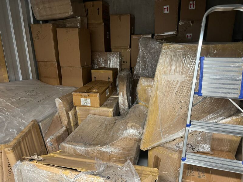 Zebrabox Bussigny Storage auction IB-9542