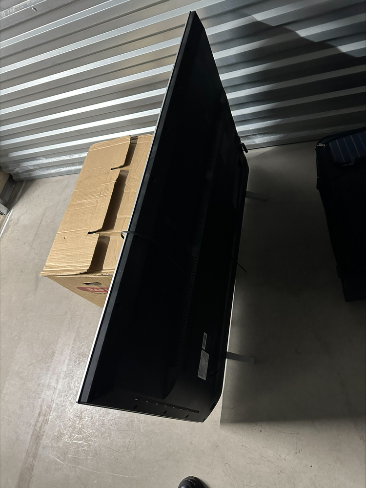 City Storage Unit auction IB-2149