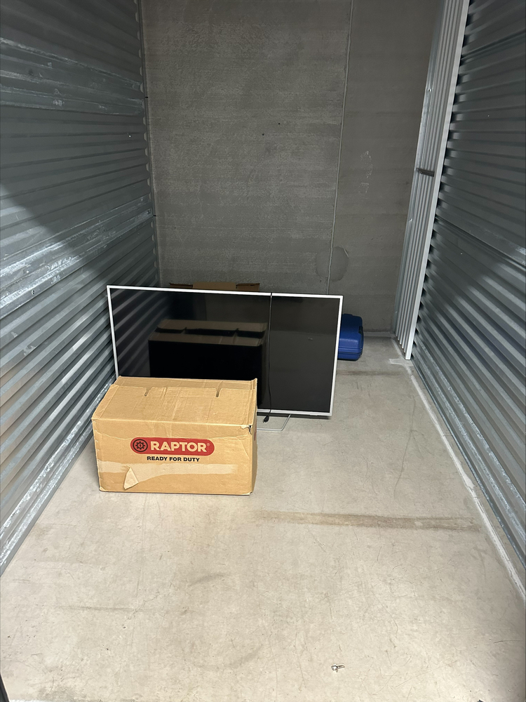 City Self storage facility auction IB-2149