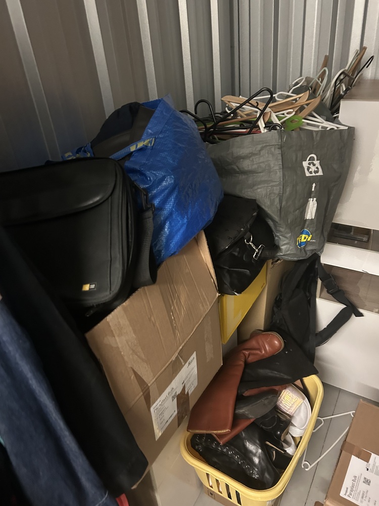 Frankfurt Storage Unit auction IB-1890