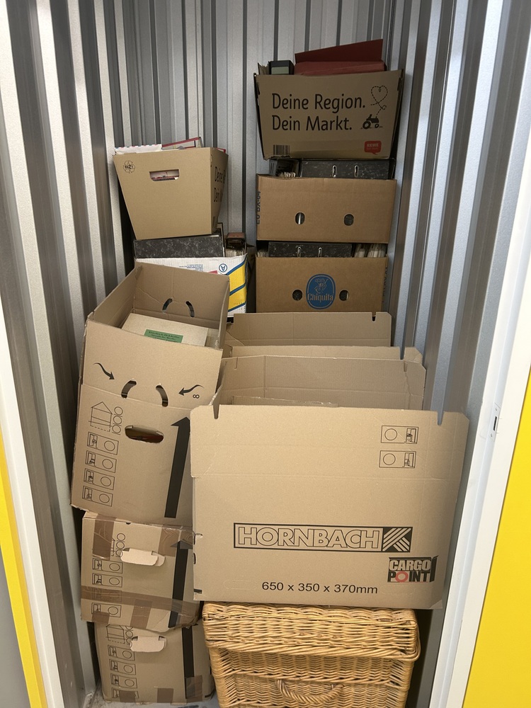 Frankfurt Self storage unit auction IB-2123