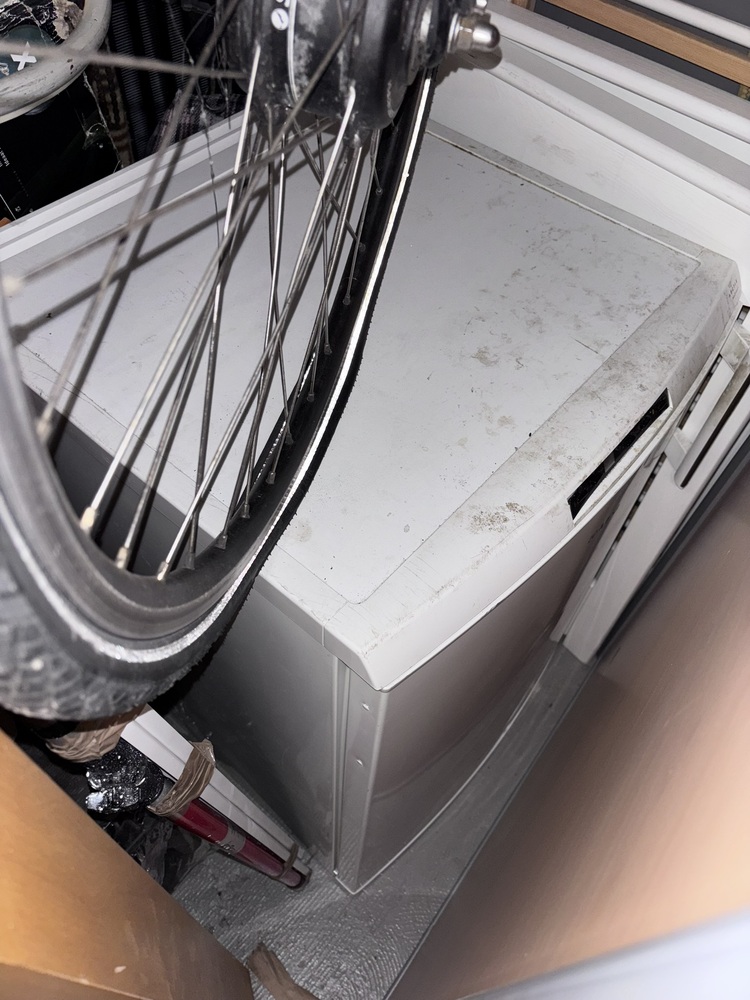 Antwerp Self storage unit auction IB-8588