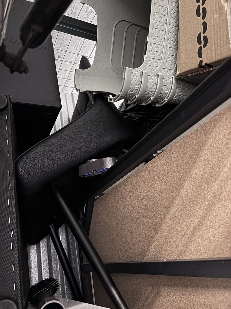 Antwerp storage facility unit auction IB-2171