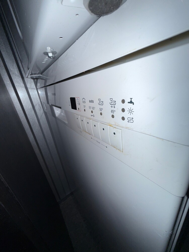 WÜBOX  Self storage unit auction IB-8092