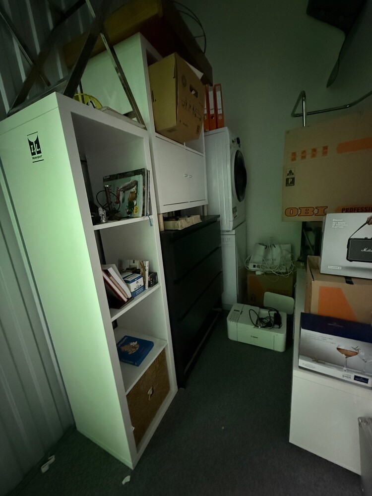 WÜBOX  Self storage facility auction IB-8092