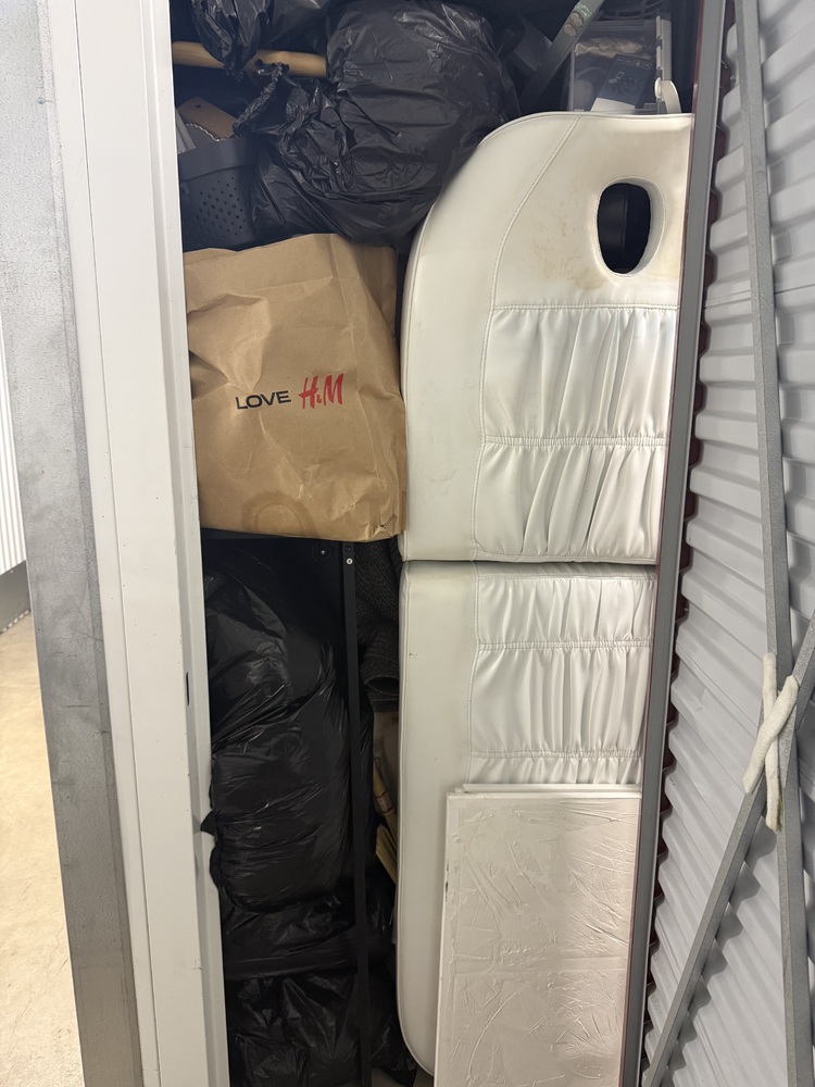  Upplands Väsby Storage Unit auction IB-5661