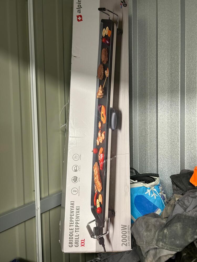 1BOX - Amsterdam Storage Unit auction IB-8326