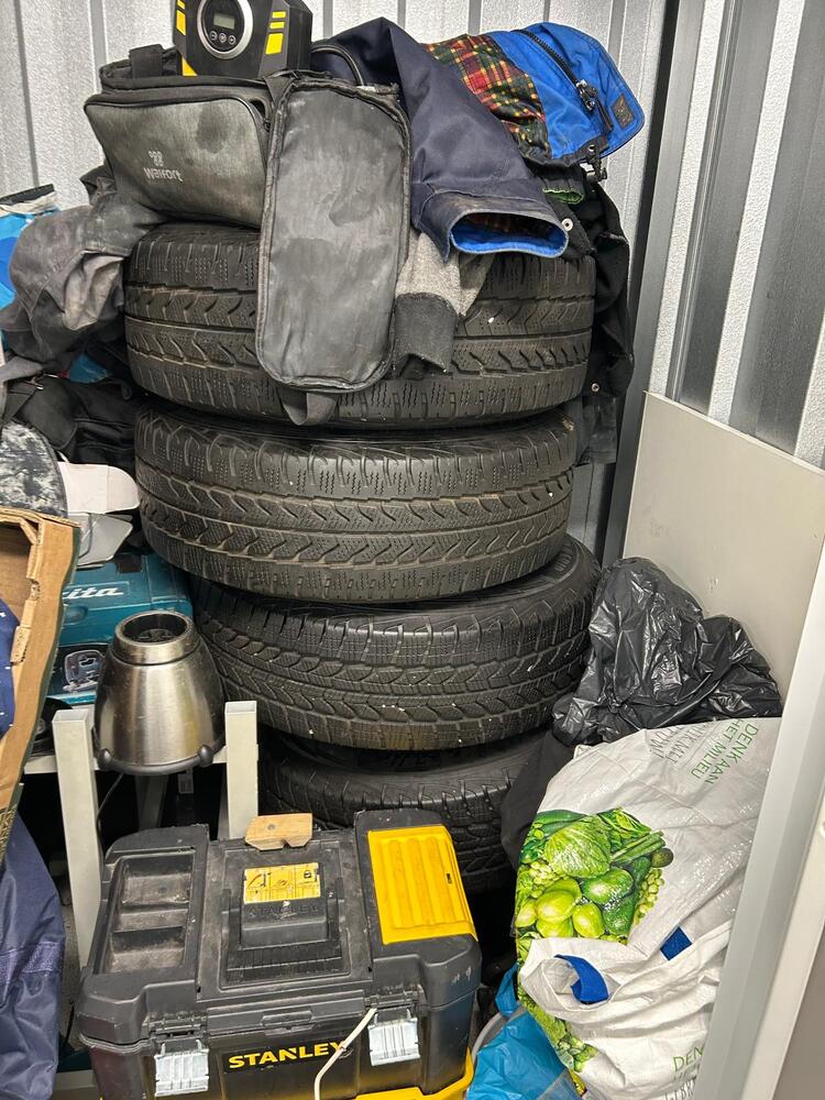 1BOX - Amsterdam Self storage unit auction IB-8326