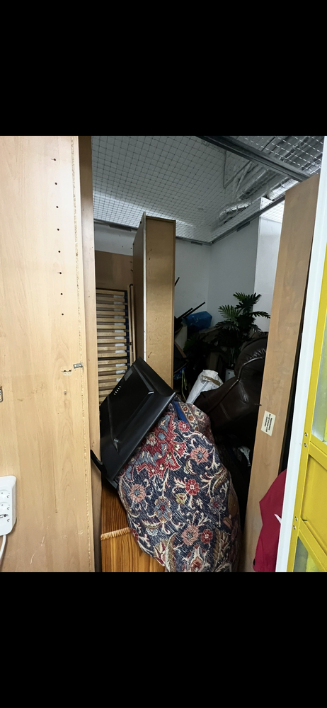 Krefeld Self storage unit auction IB-9469