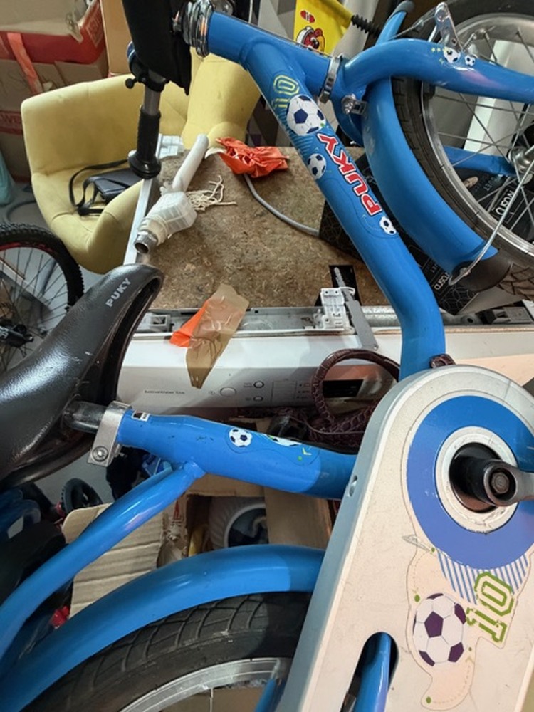 Safestore - MyStorage Berlin storage facility unit auction IB-8358