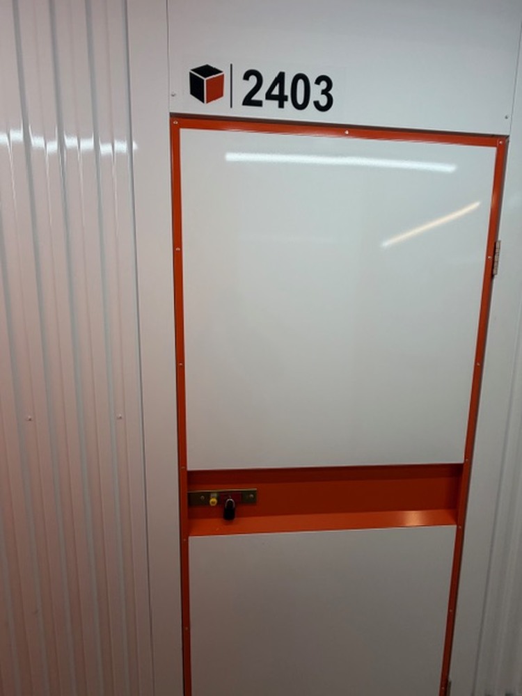 Safestore - MyStorage Berlin Self storage auction IB-8358