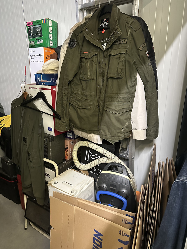 Loads Tilburg Storage Facility auction IB-7652