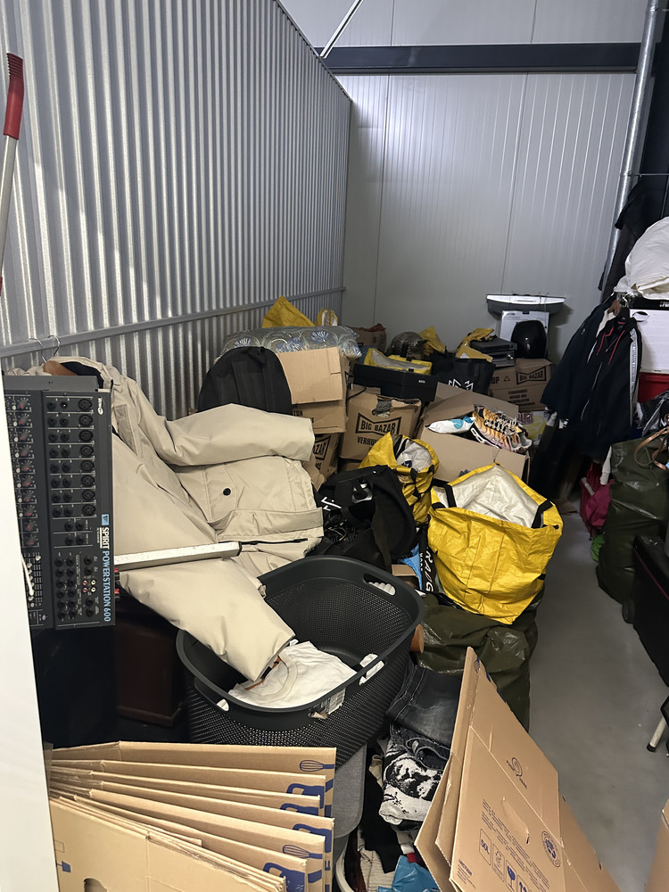 Loads Tilburg Storage Unit auction IB-7652 12