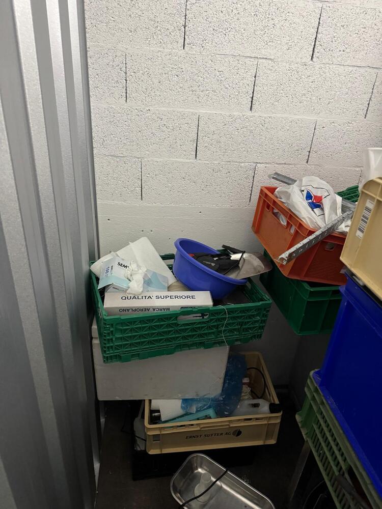 Zebrabox Neuchâtel Self storage auction IB-1317 14