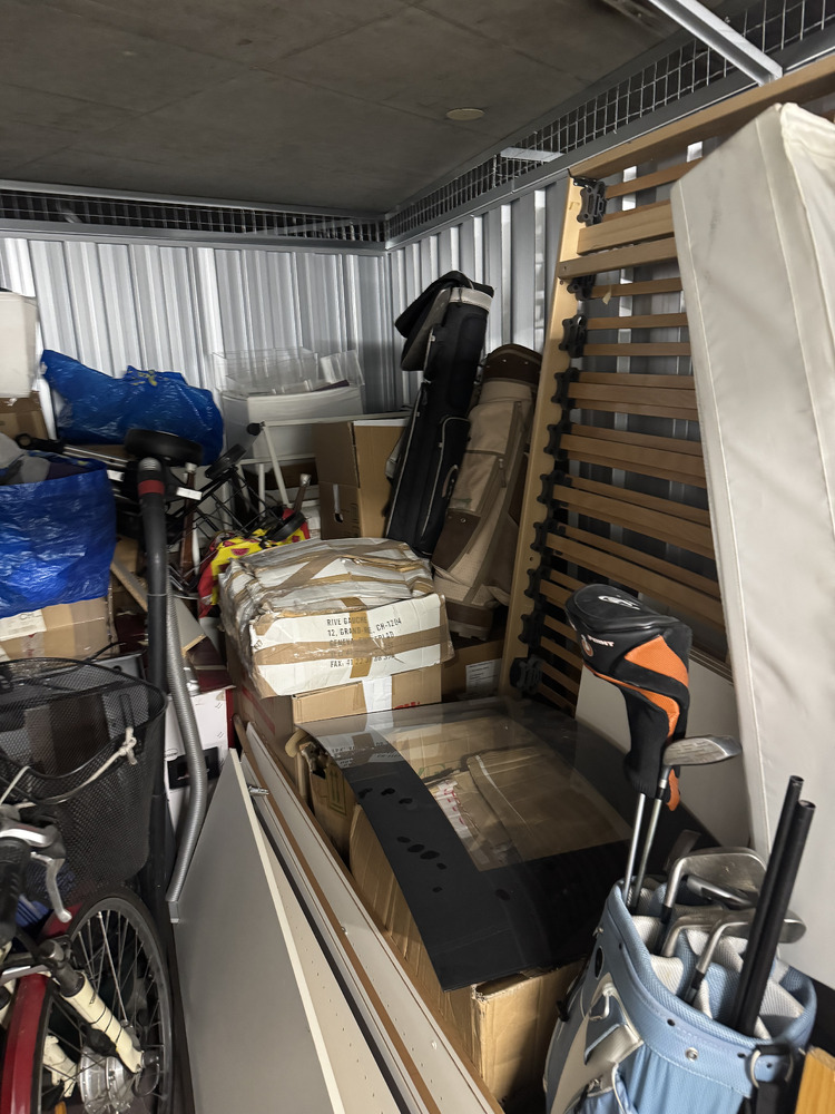 Parabox Genève Cornavin Self storage unit auction IB-1394