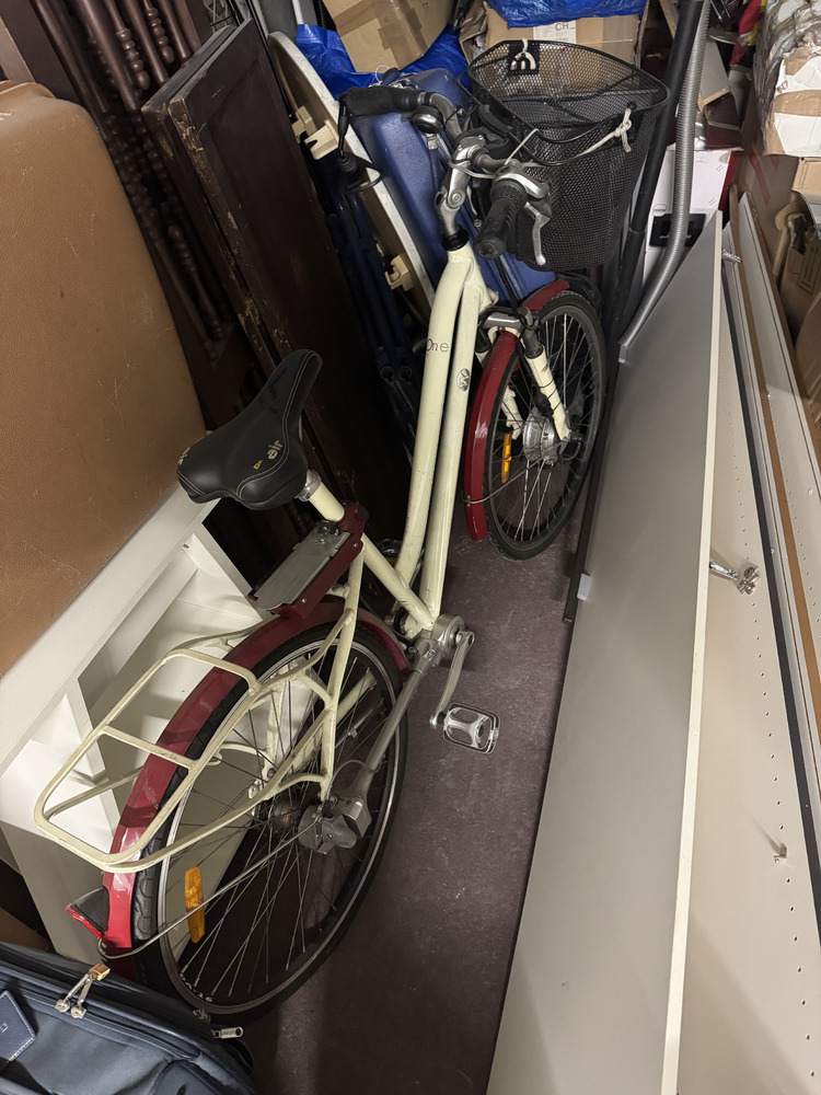 Parabox Genève Cornavin Self storage facility auction IB-1394