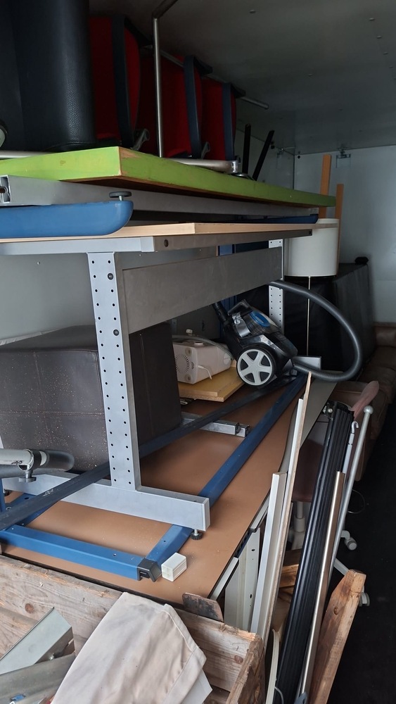 Loads Almere Self storage unit auction IB-6367