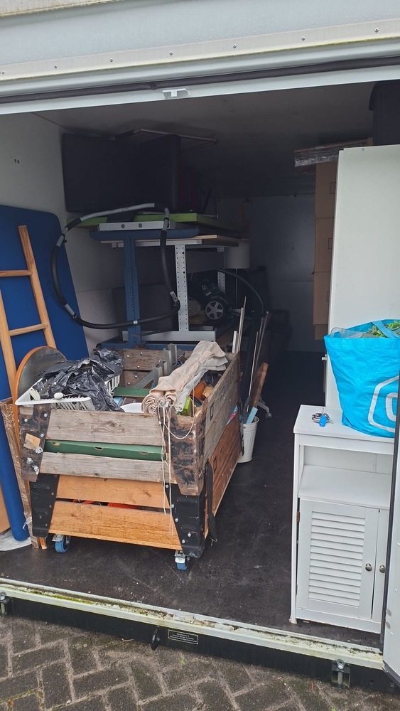 Loads Almere Self storage auction IB-6367