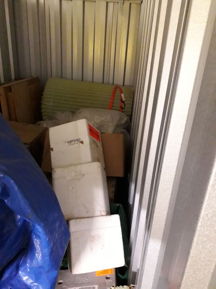 Dresden 1 Self storage unit auction IB-7817