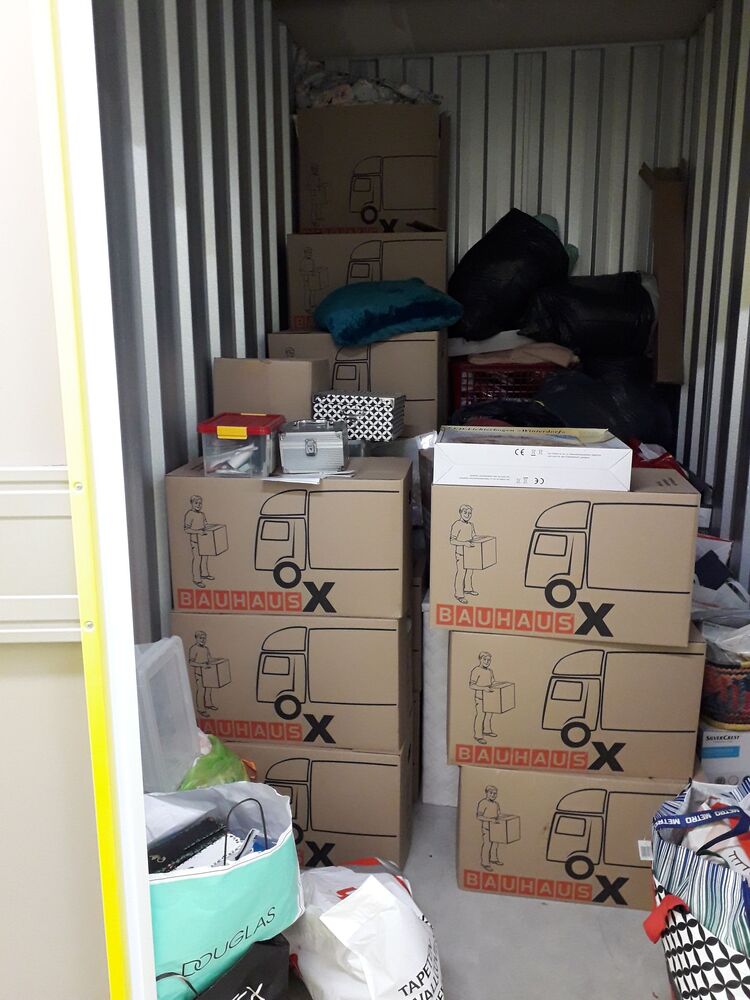 Dresden 1 Self storage unit auction IB-3057