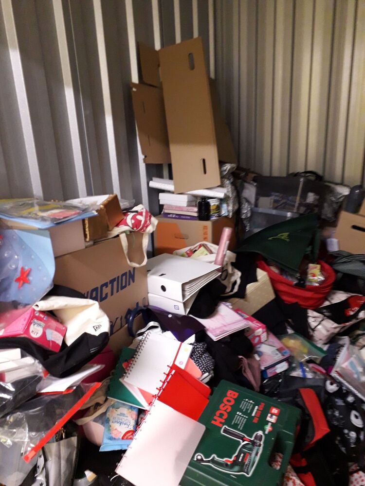 Dresden 1 Self storage unit auction IB-4076