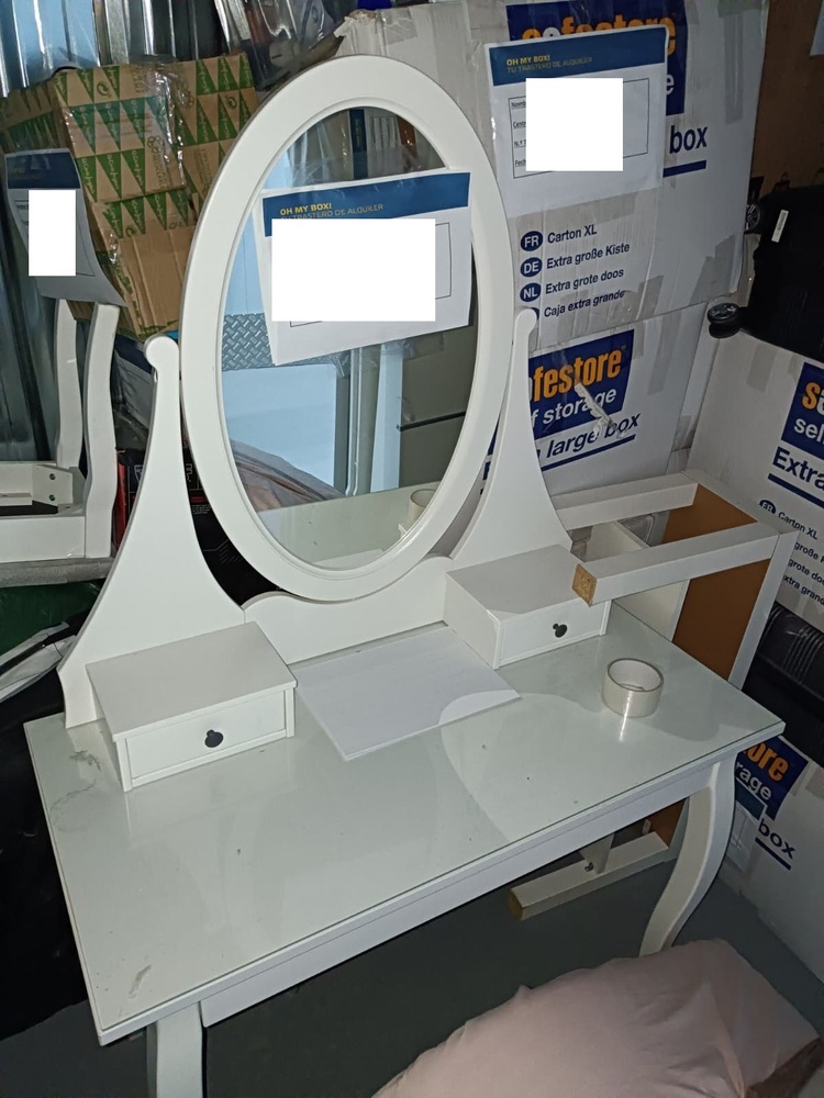 OhMyBox: Caracas Storage Unit auction IB-5603