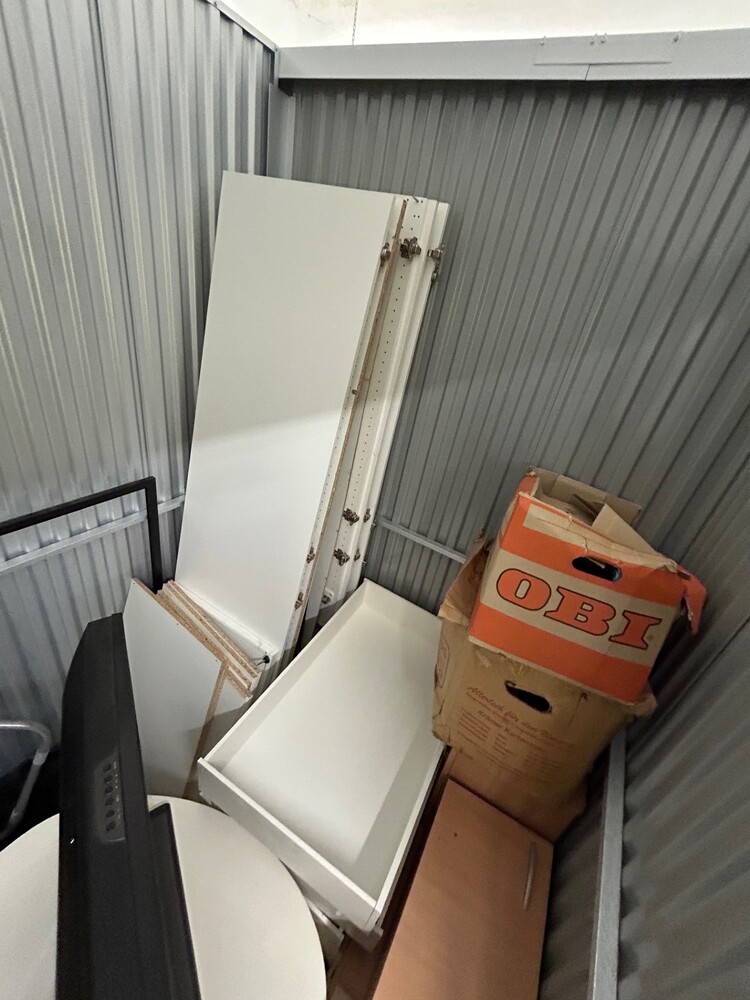 Leverkusen Self storage unit auction IB-3390