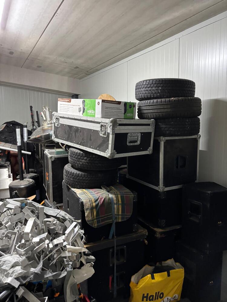 Loads Tilburg Storage Facility auction IB-4424