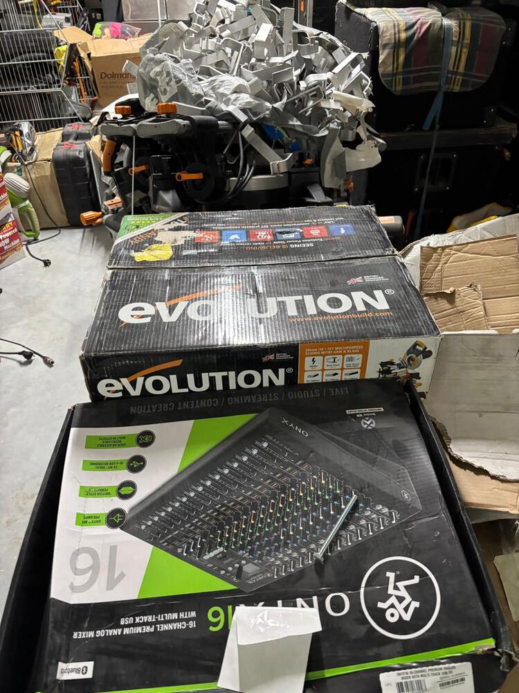 Loads Tilburg storage facility unit auction IB-4424 26