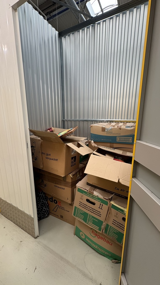 Düsseldorf 2 Storage Unit auction IB-3593