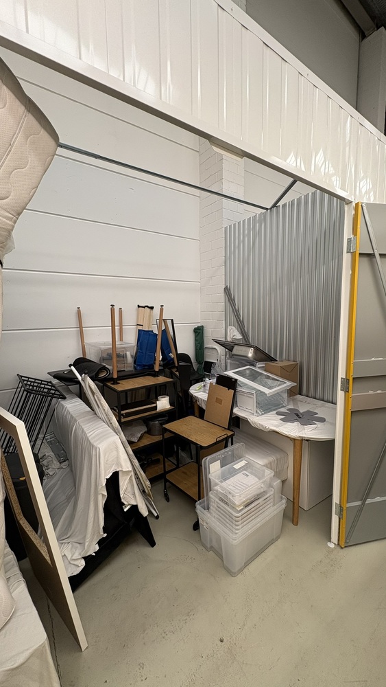 Düsseldorf 2 Self storage unit auction IB-3418