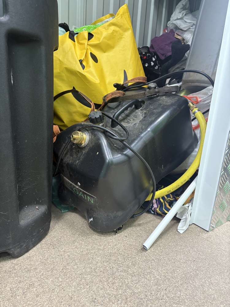 Green Box - Zevenaar Storage Unit auction IB-3069