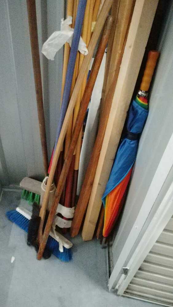 1BOX - Goes Storage Unit auction IB-1184