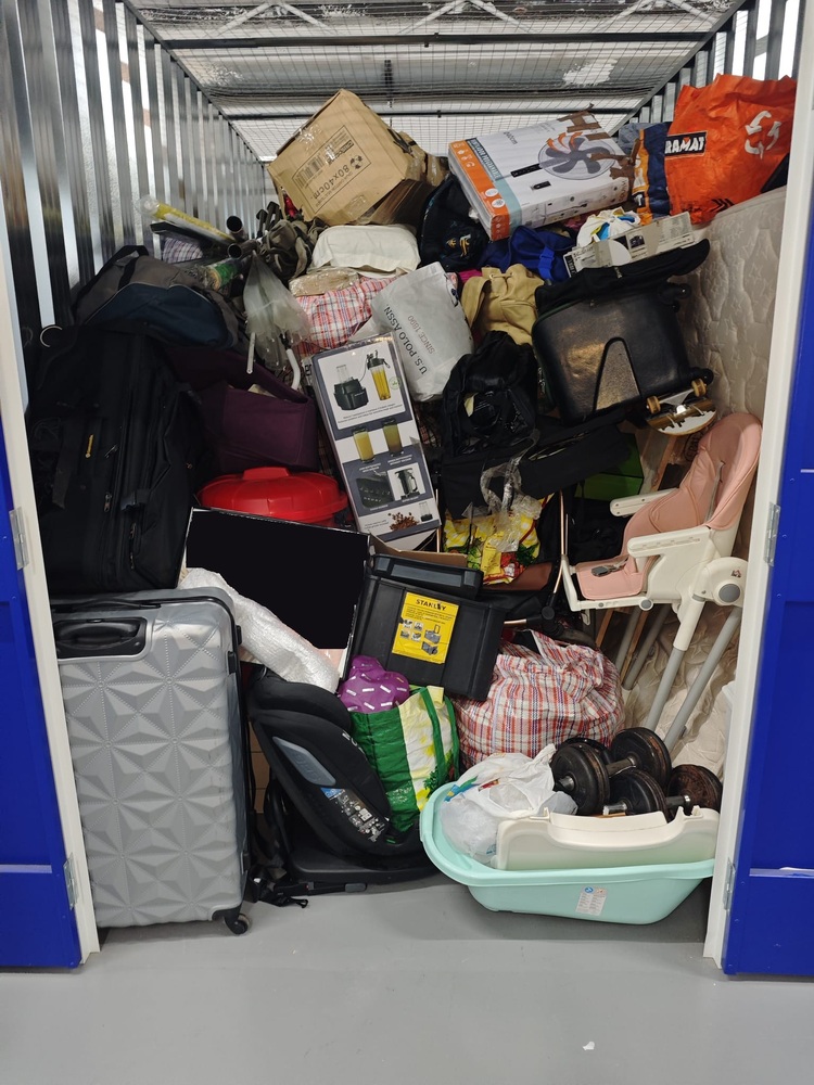 OhMyBox: Caracas Storage Unit auction IB-6198