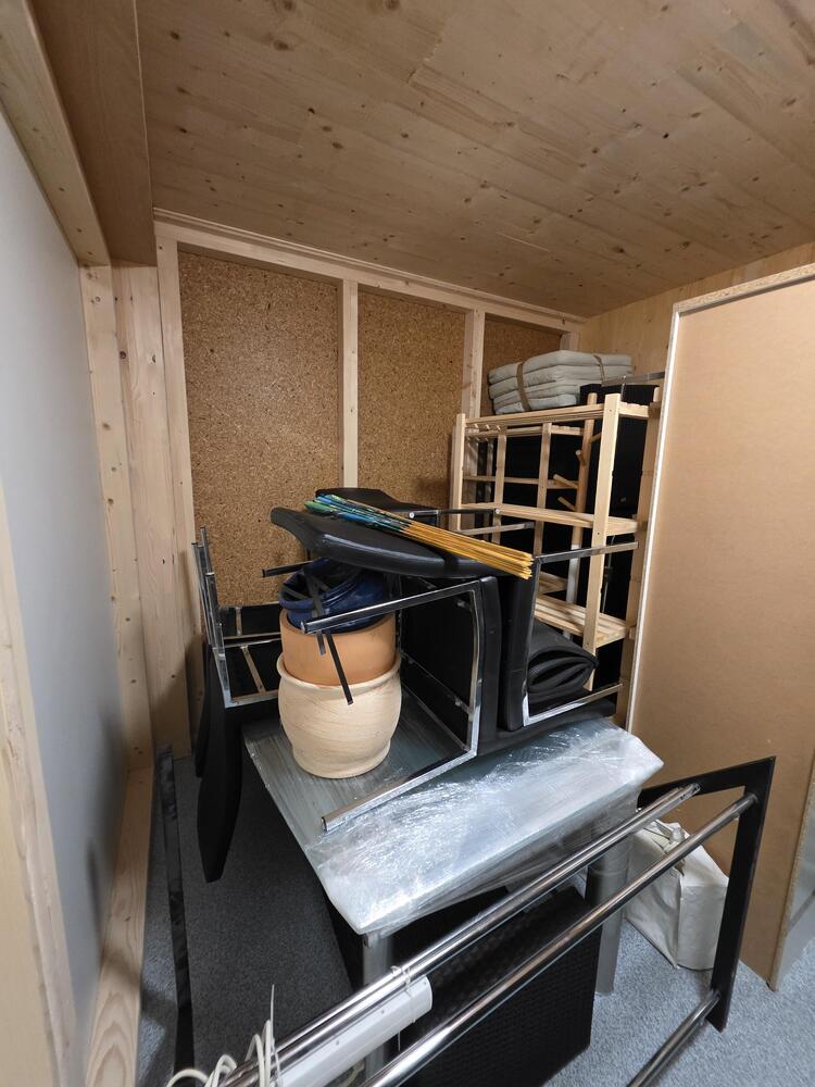 Room4U Winterthur Storage Unit auction IB-5124