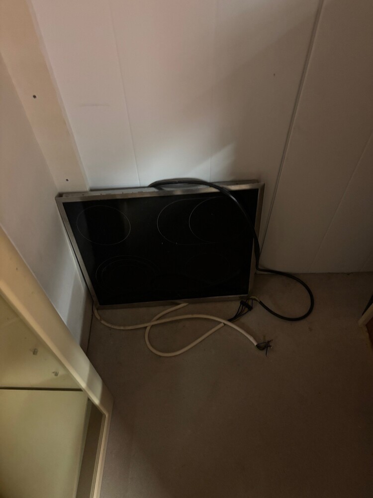 Hannover List Self storage unit auction IB-7564