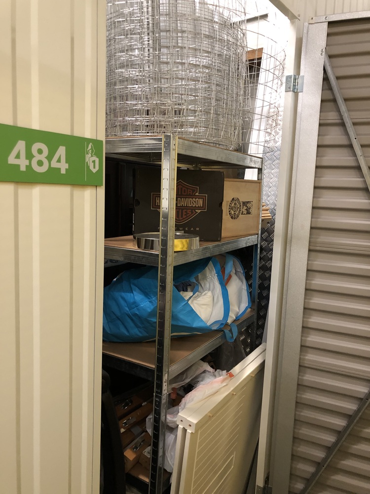 1BOX - Goes Self storage auction IB-2291