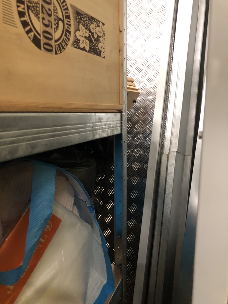 1BOX - Goes storage facility unit auction IB-2291