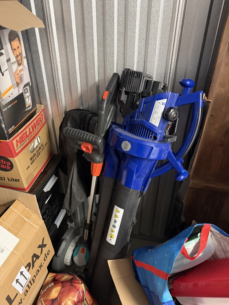 Safestore - MyStorage Berlin storage facility unit auction IB-3530