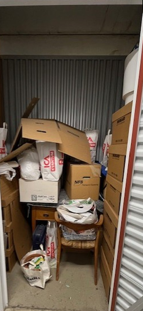 Handen Storage auction IB-8684