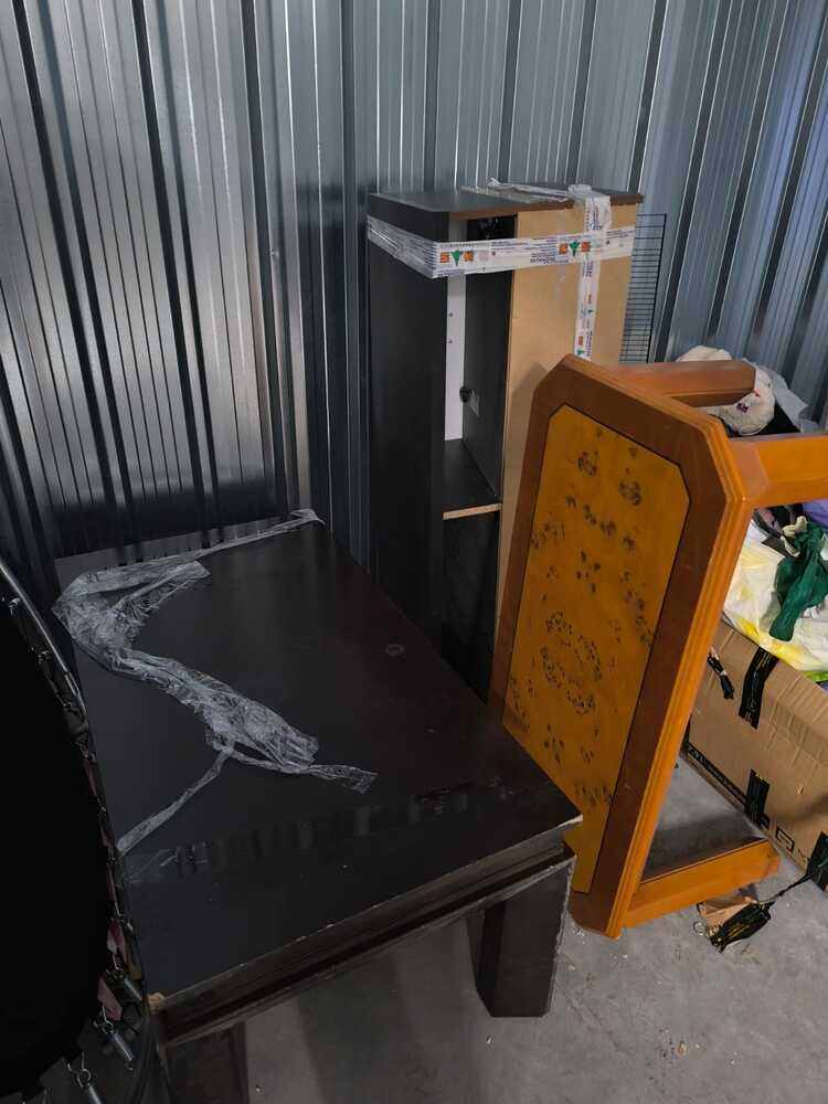 OhMyBox: Leganés Self storage unit auction IB-9621
