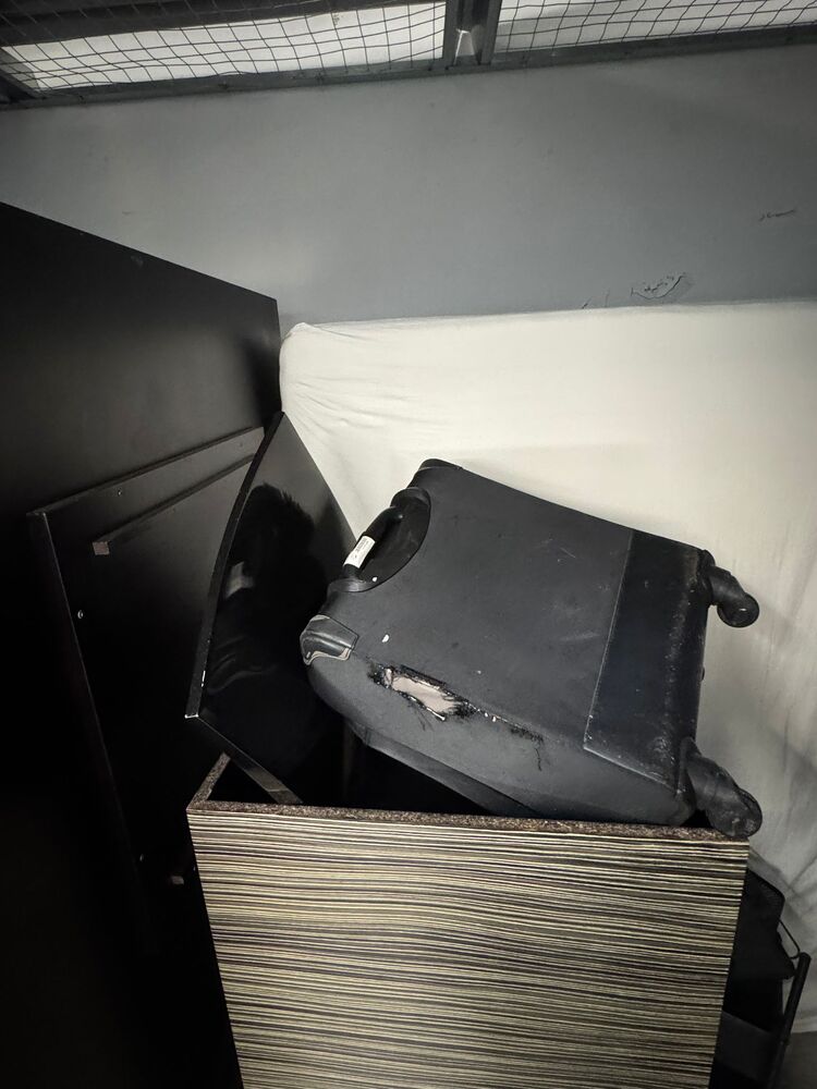 Porto Storage Unit auction IB-8397