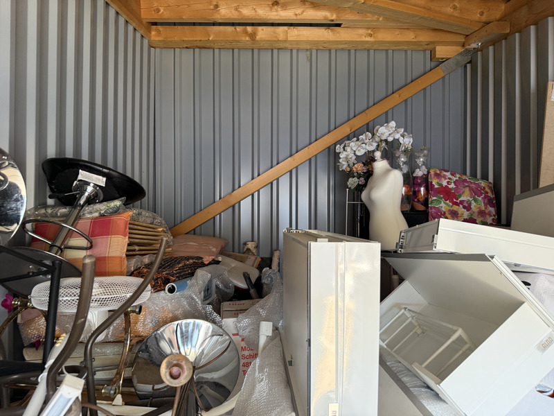 Storage24 Augsburg Self storage unit auction IB-9494 23