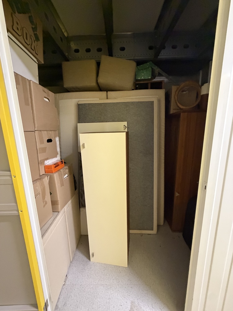Amsterdam West storage facility unit auction IB-4001 16